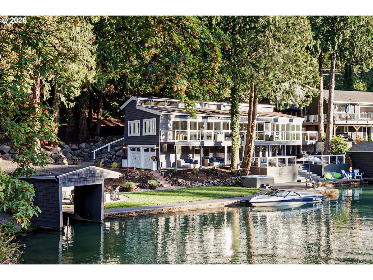 3220 Southshore Blvd, Lake Oswego, OR 97034 - #1