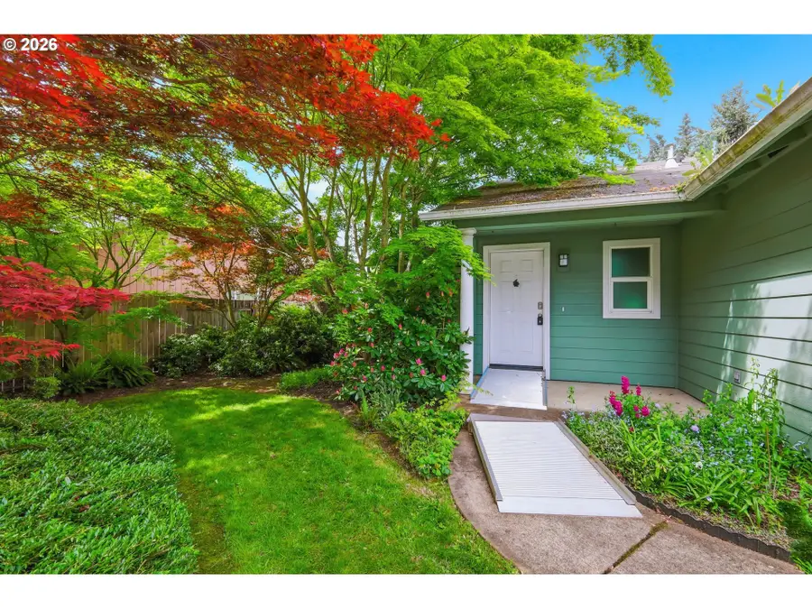 1348 Manzana St, Eugene, OR 97404 - #2