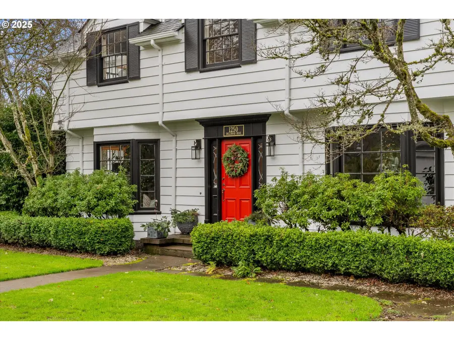 1250 SW Englewood Dr, Portland West, OR 97034 - Image #3