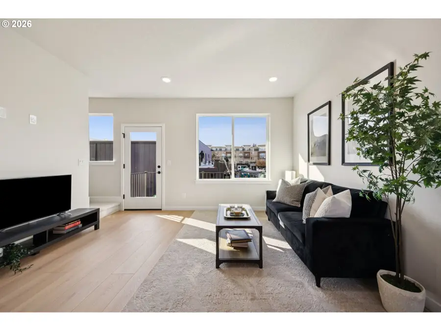 1728 SE Sherrett St, Portland, OR 97202 - #2