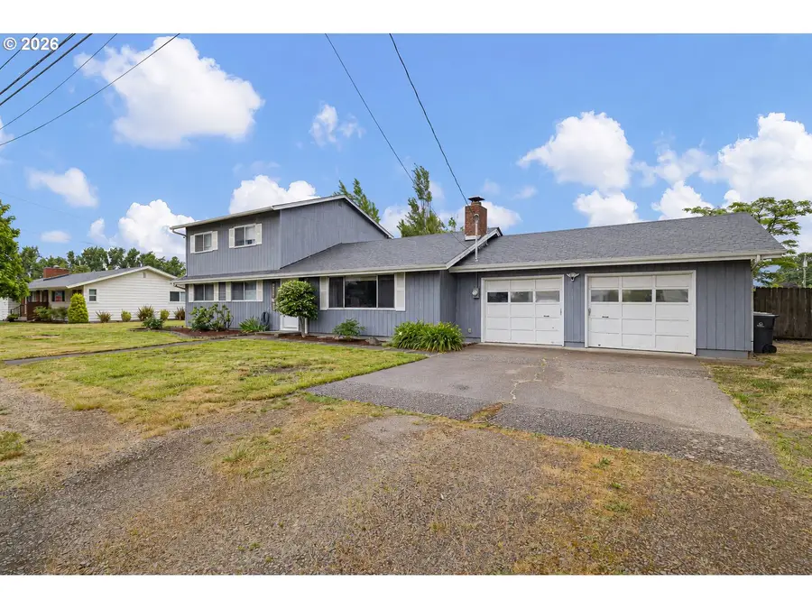 430 N 6th St, Harrisburg, OR 97446 - #2