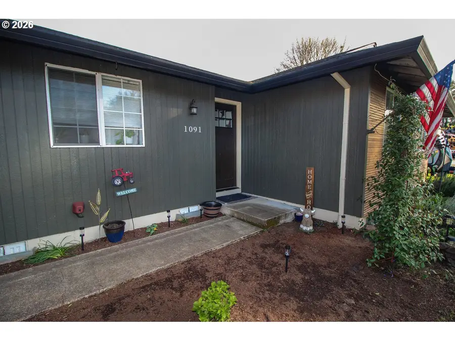 1091 SE Elm St, Dundee, OR 97115 - #3
