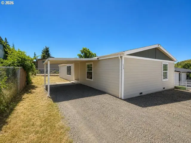 152 NE Scofield Ave, Roseburg, OR 97470 - #1