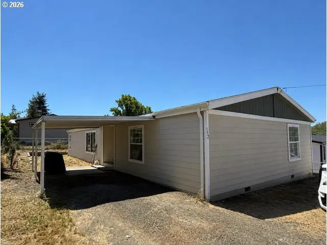 152 NE Scofield Ave, Roseburg, OR 97470 - #2