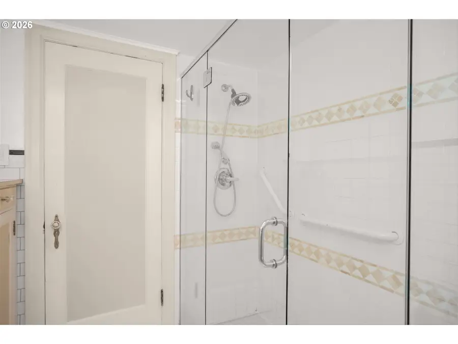 337 NE 28th Ave, Hillsboro, OR 97124 - #3
