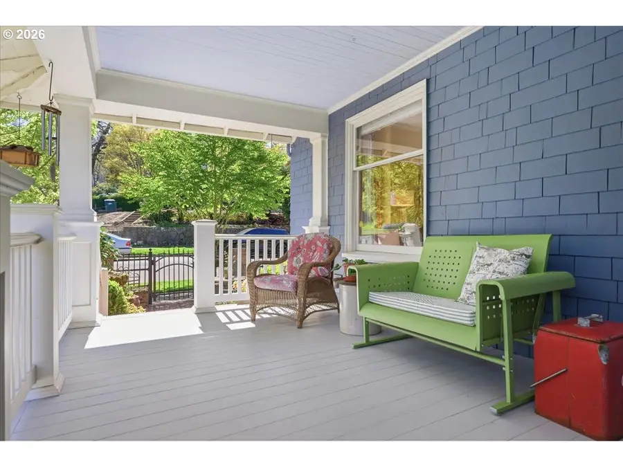 2233 SW 21st Ave, Portland, OR 97201 - #2