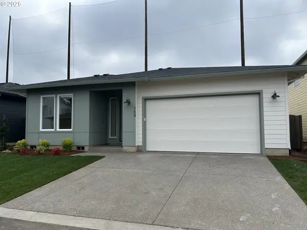 704 Magnolia Ave #43, Woodburn, OR 97071