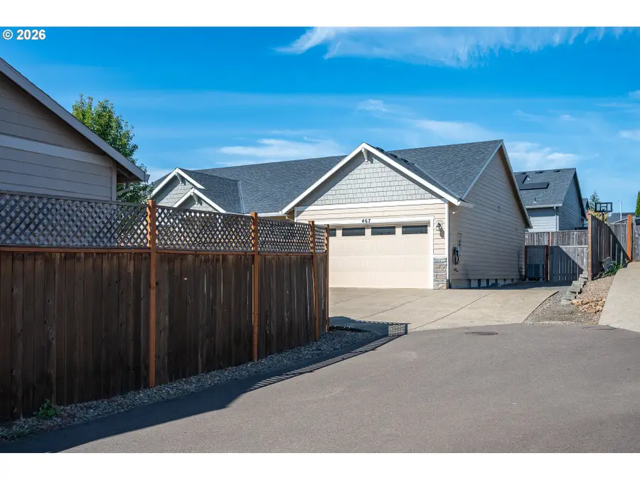 467 E Johnson St, Carlton, OR 97111 - #3