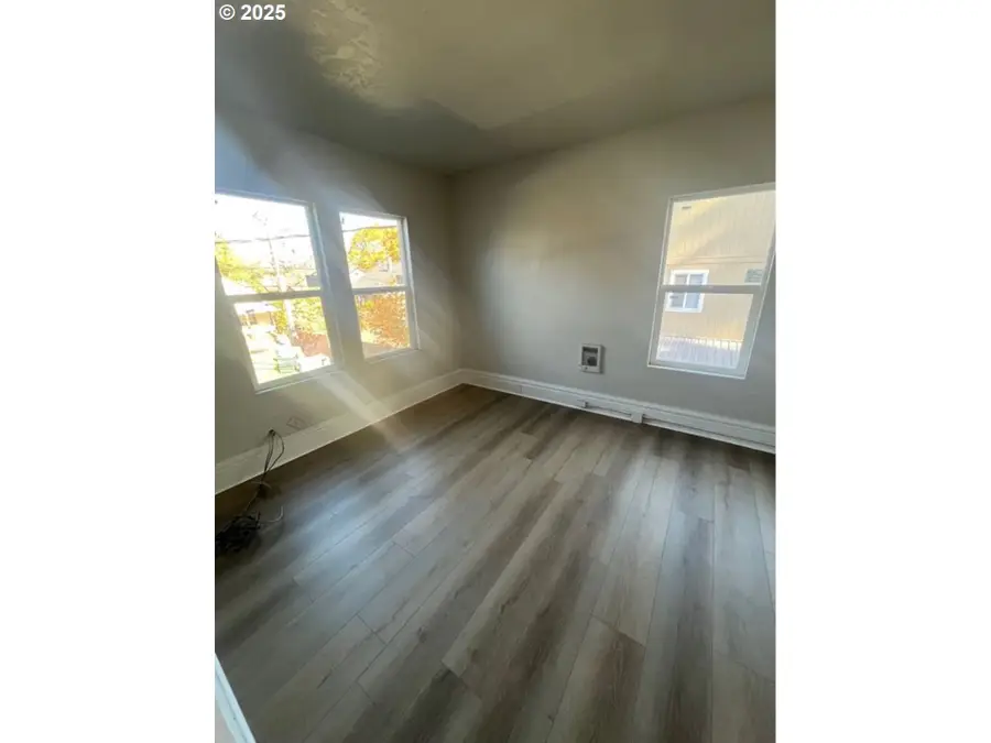 939 W 4th Ave, Eugene, OR 97402 - Image #3