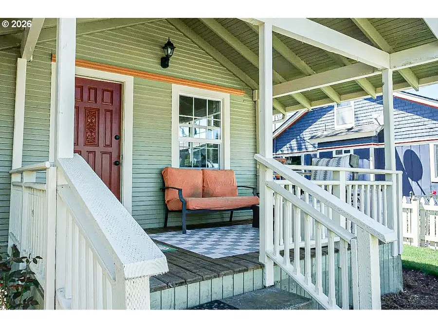377 N Dean St, Coquille, OR 97423 - #2