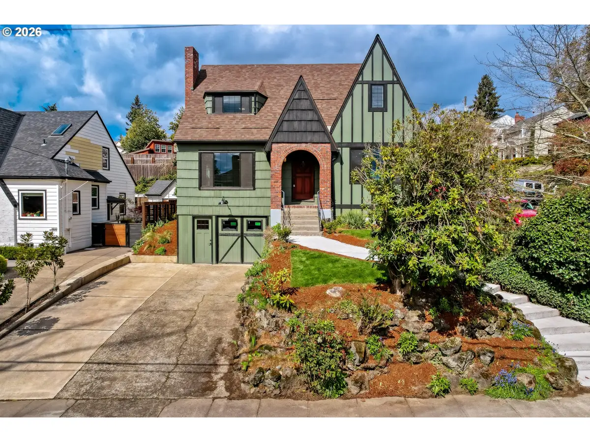 3235 NE Klickitat St, Portland, OR 97212 - #1