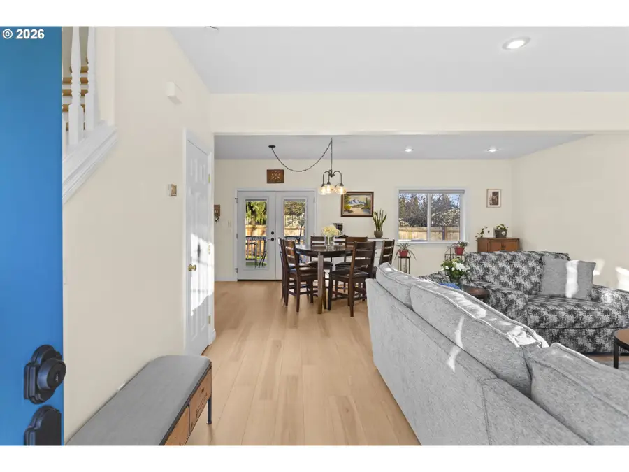 2922 Walnut Ct, Hubbard, OR 97032 - #3