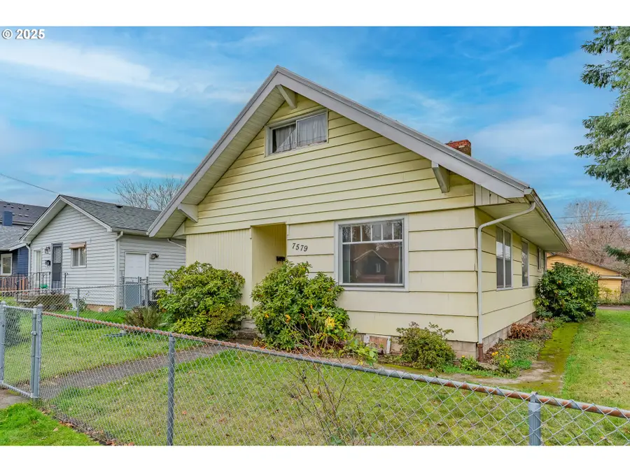 7579 N Gilbert Ave, Portland, OR 97203 - Image #2