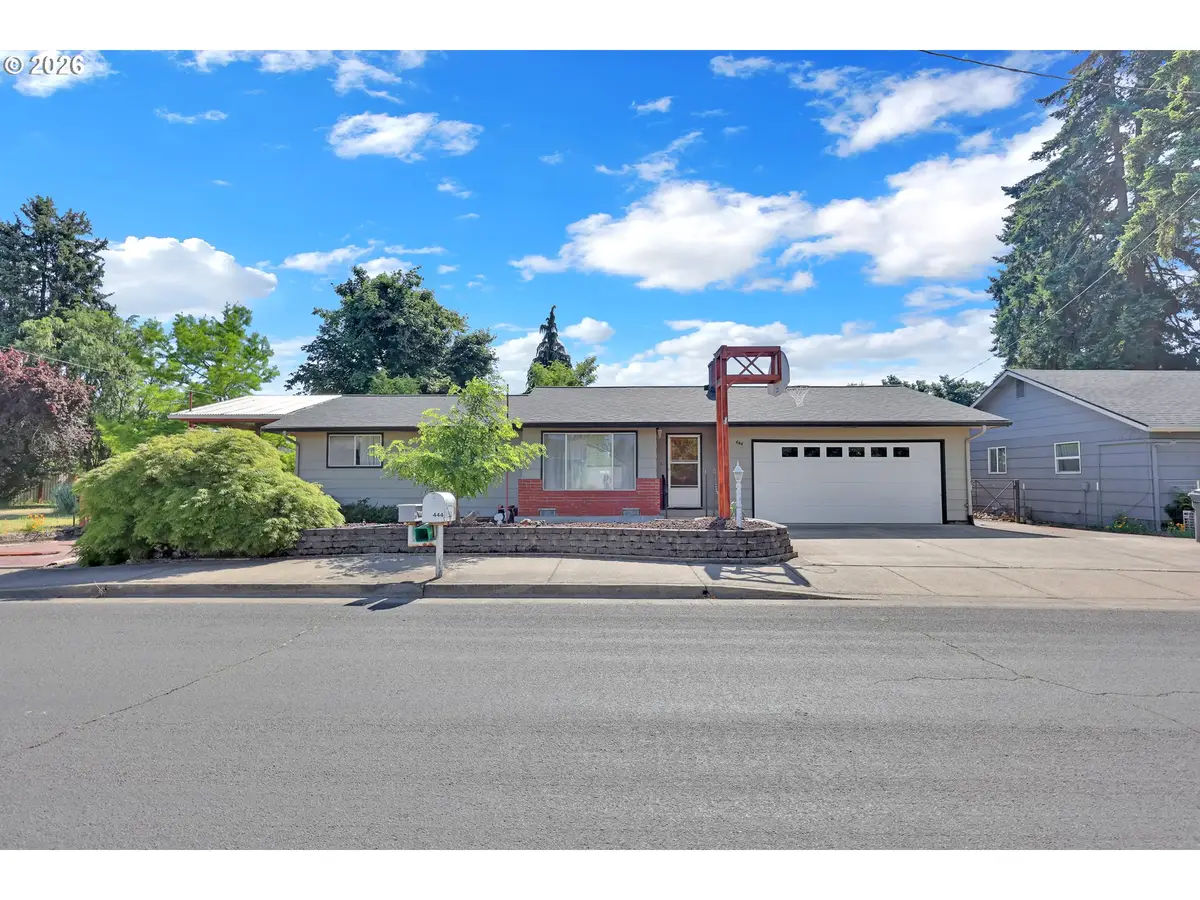 444 N 1st St, Creswell, OR 97426 - #1