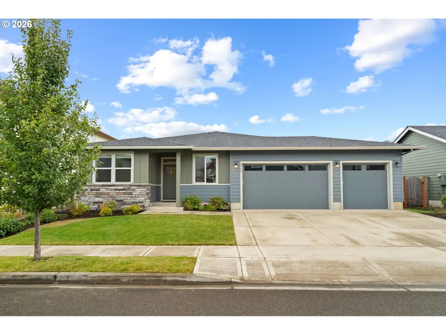 1710 NW 29th Ave, Venersborg, WA 98604 - #2
