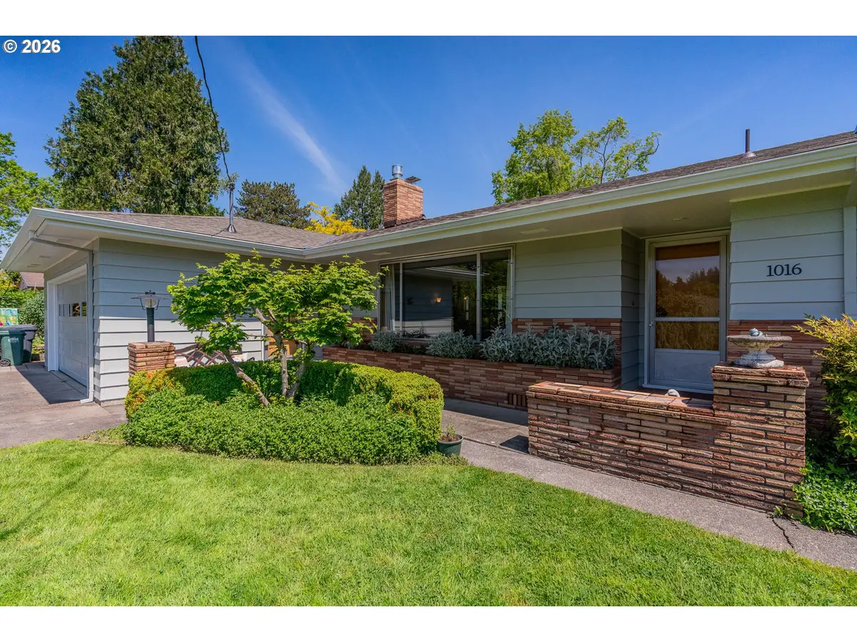 1016 NE 10th Ave, Hillsboro, OR 97124 - #1