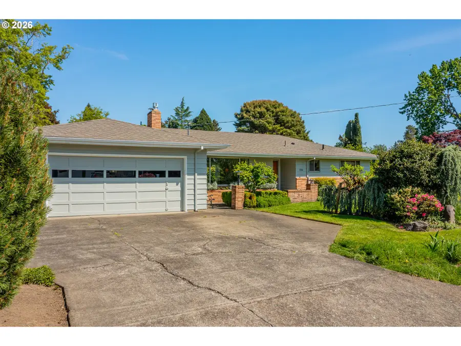 1016 NE 10th Ave, Hillsboro, OR 97124 - #2