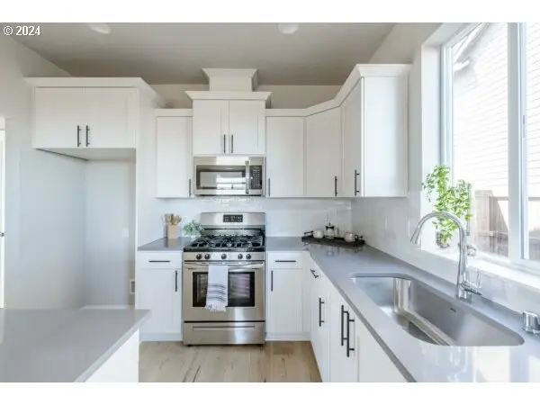 1447 N Millican Creek St, Lafayette, OR 97127 - Image #2