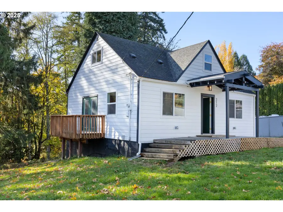 312 Nevada Dr, Longview, WA 98632 - Image #2