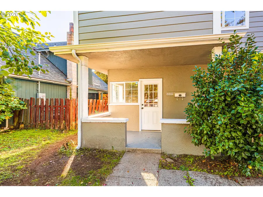 816 14th Ave, Sweet Home, OR 97386 - #2