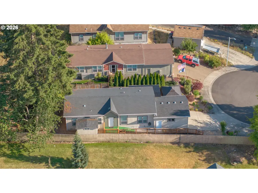 953 N Adams St, Lafayette, OR 97127 - #2
