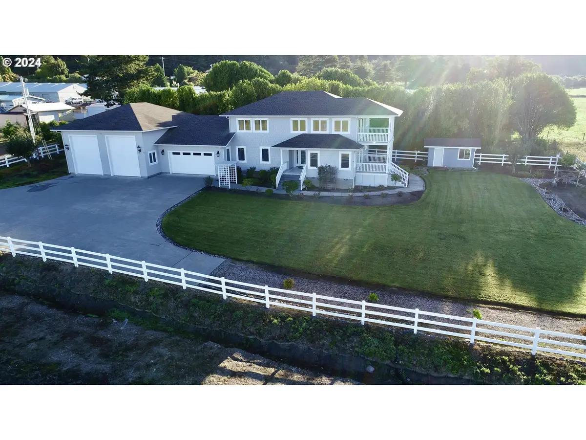 98694 Woodriff Ln, Brookings, OR 97415 - #1