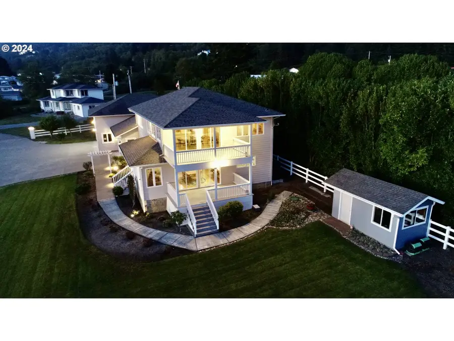 98694 Woodriff Ln, Brookings, OR 97415 - #3