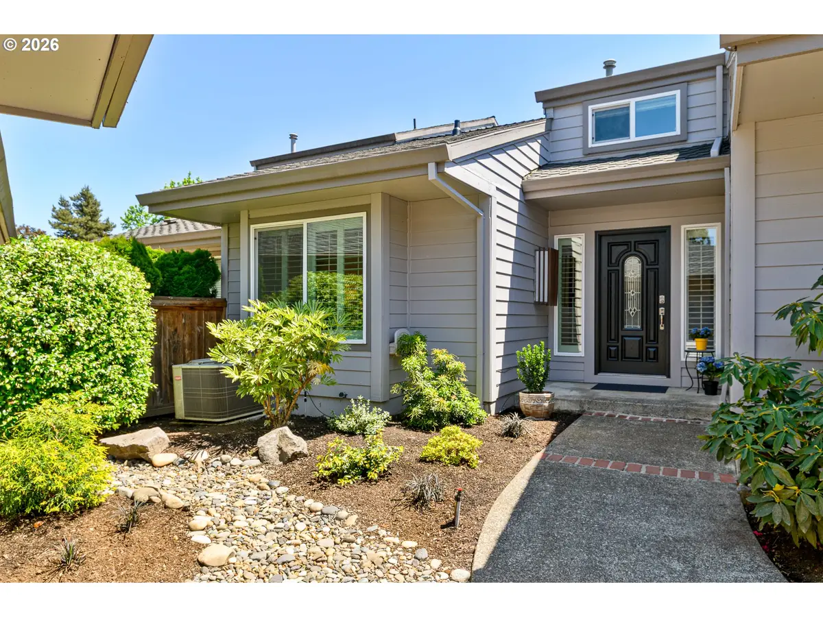 8070 SW Fairway Dr, Wilsonville, OR 97070 - #1