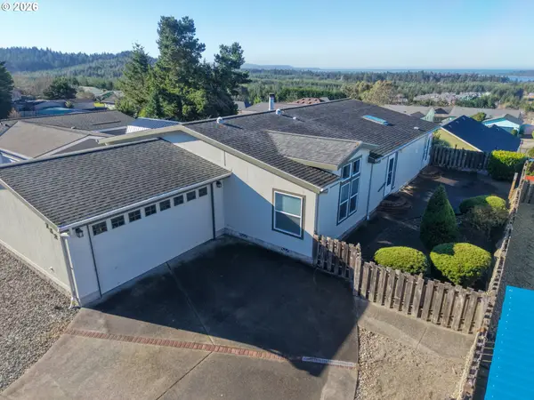 752 Denise Pl, CoosBay, OR 97420