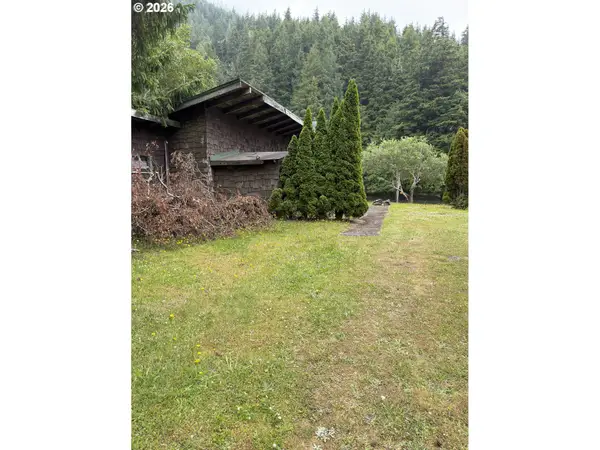 1888 S Windy Bend Dr, LincolnCity, OR 97367