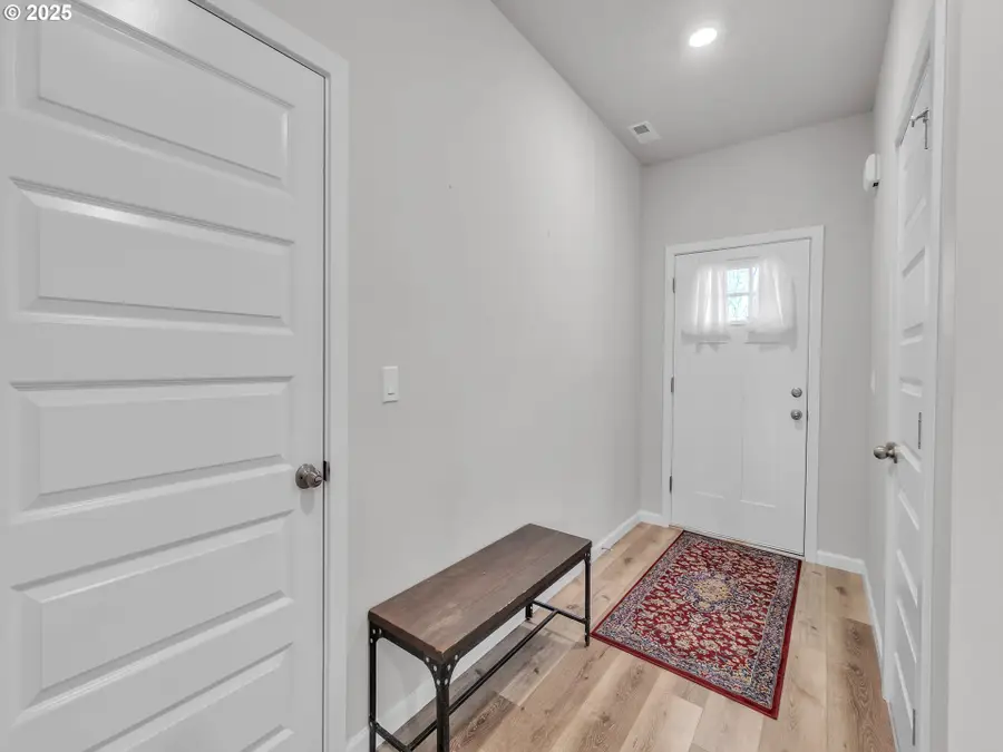 893 E Cleveland St, Carlton, OR 97111 - Image #3