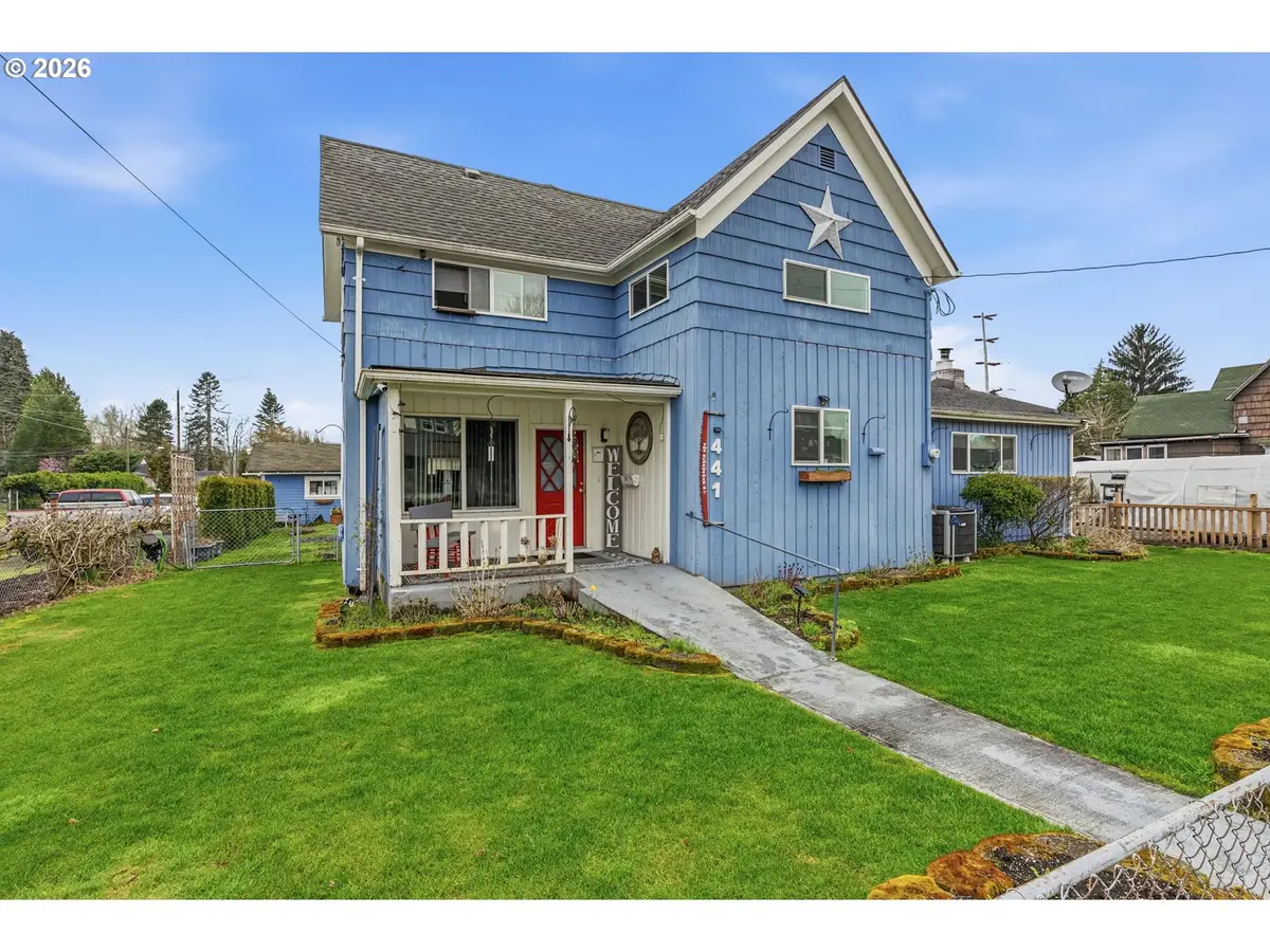 441 4th Ave, Castle Rock, WA 98611 - #1