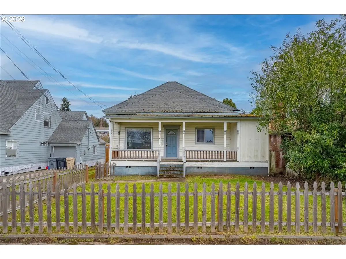 49 S Main St, Lebanon, OR 97355 - #1