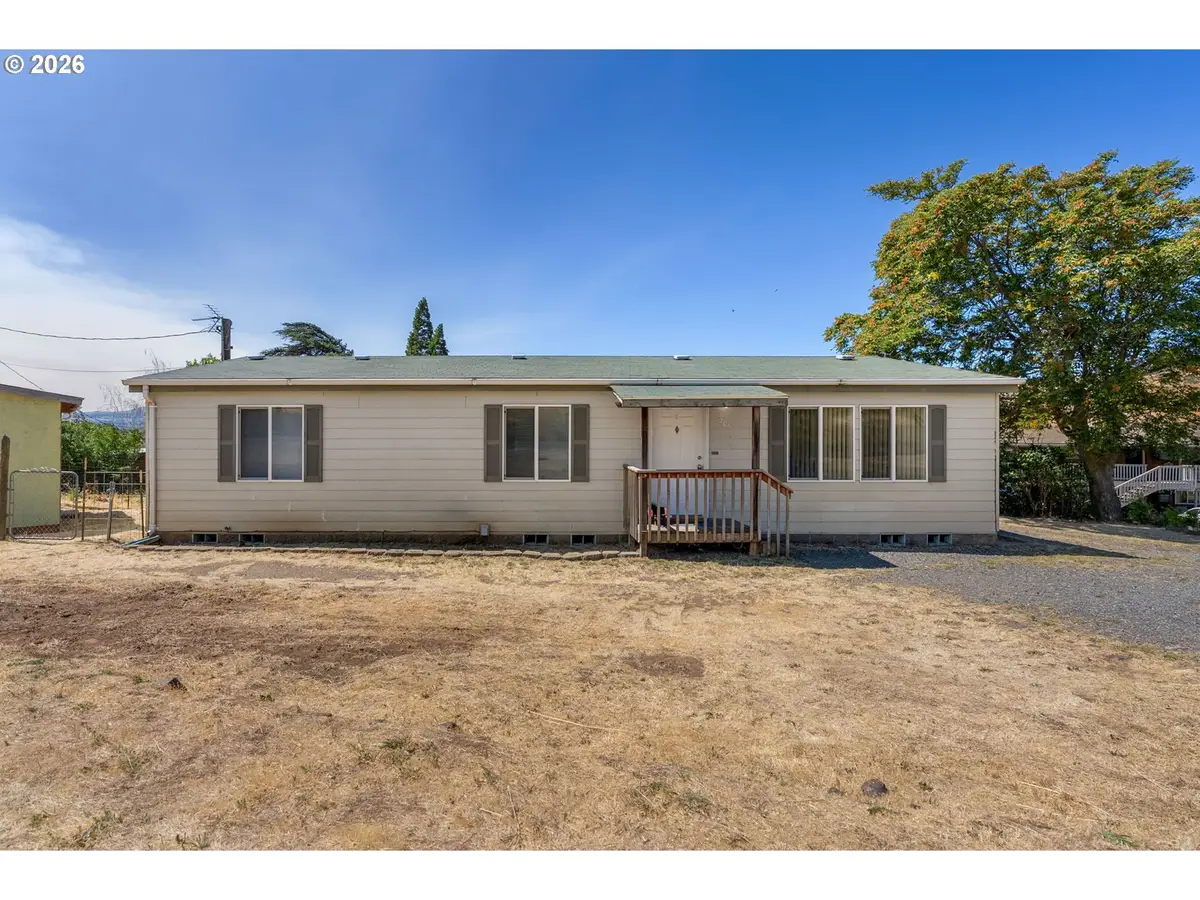 206 Columbia Ave, Dallesport, WA 98635 - #1