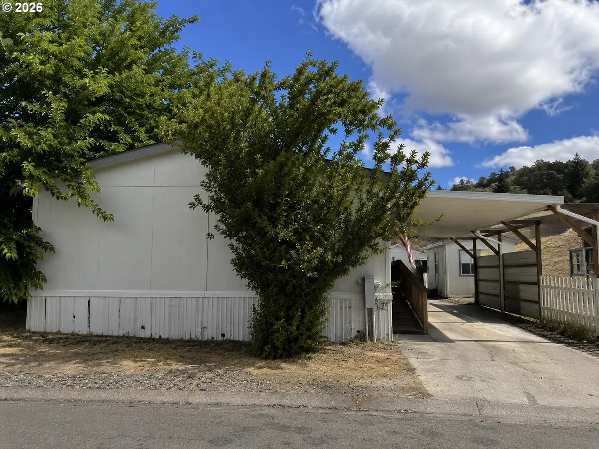 550 S State St #138, Sutherlin, OR 97479 - #1