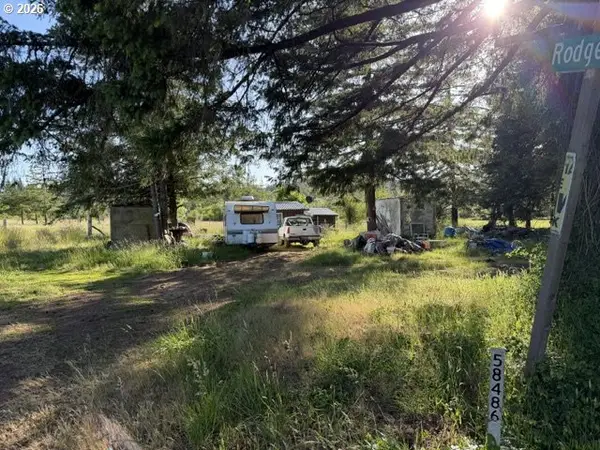 58486 Rodgers Dr, Coquille, OR 97423