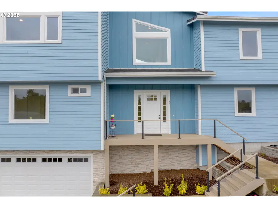 11 White Tail Ct, Florence, OR 97439 - #3