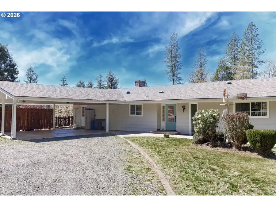 135 Champagne Dr, Roseburg, OR 97471 - #2