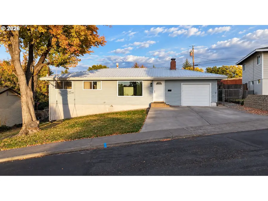 920 SW 33rd St, Pendleton, OR 97801 - #2