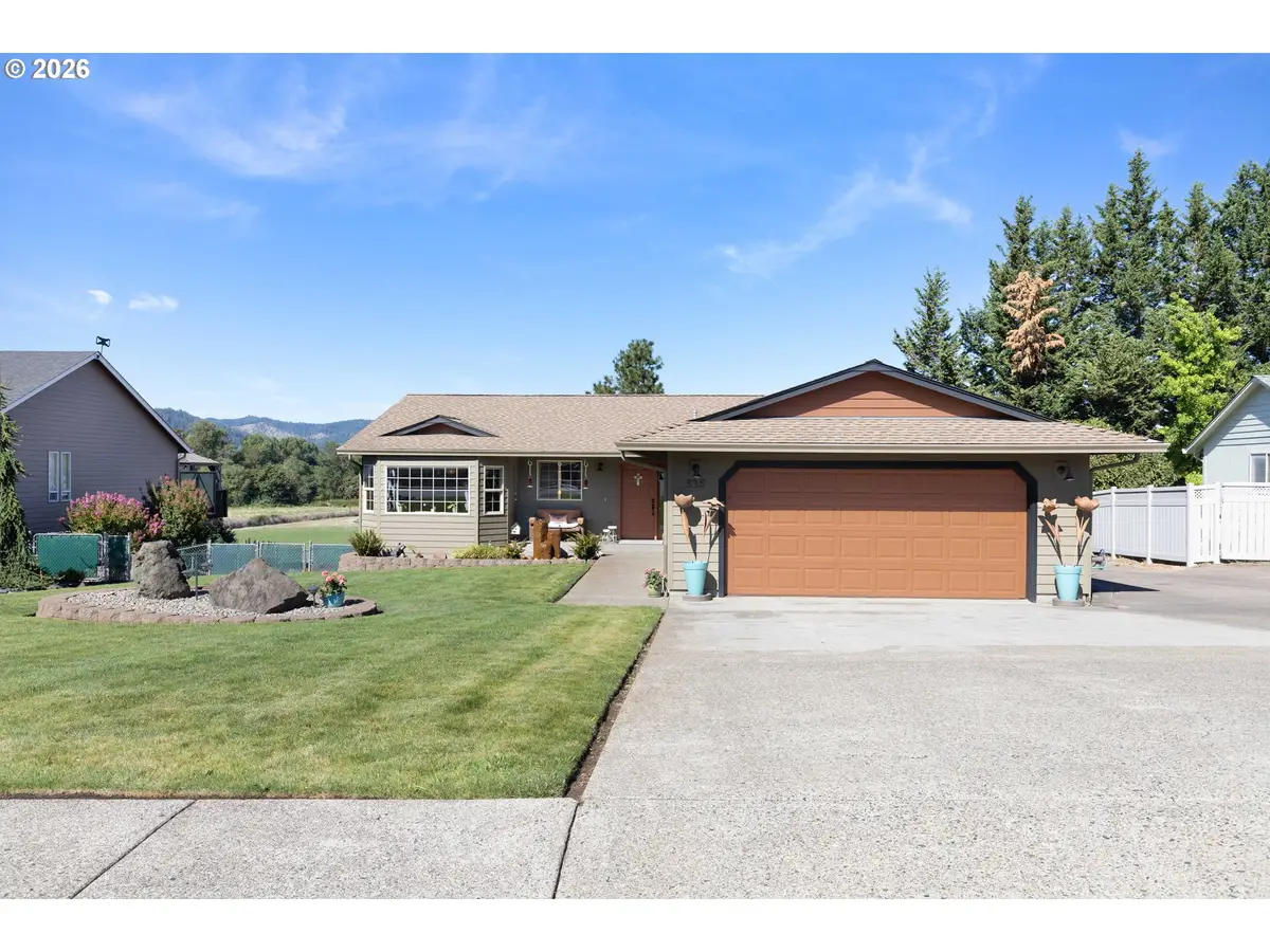 535 SE Parkway Dr, Winston, OR 97496 - #1