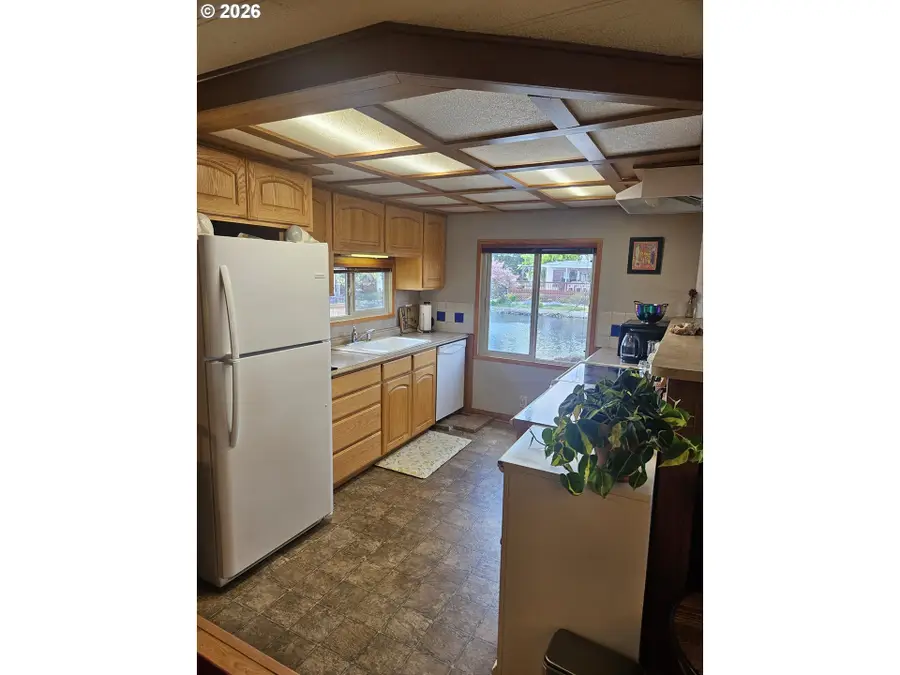 1800 Lakewood Ct, Eugene, OR 97402 - #3