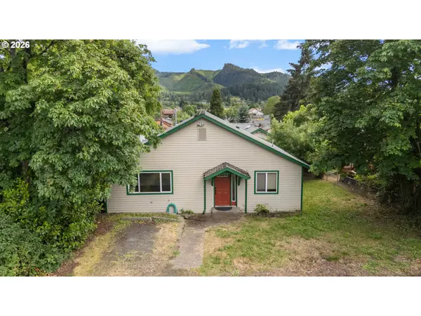 240 E Fourth Ave, Sutherlin, OR 97479