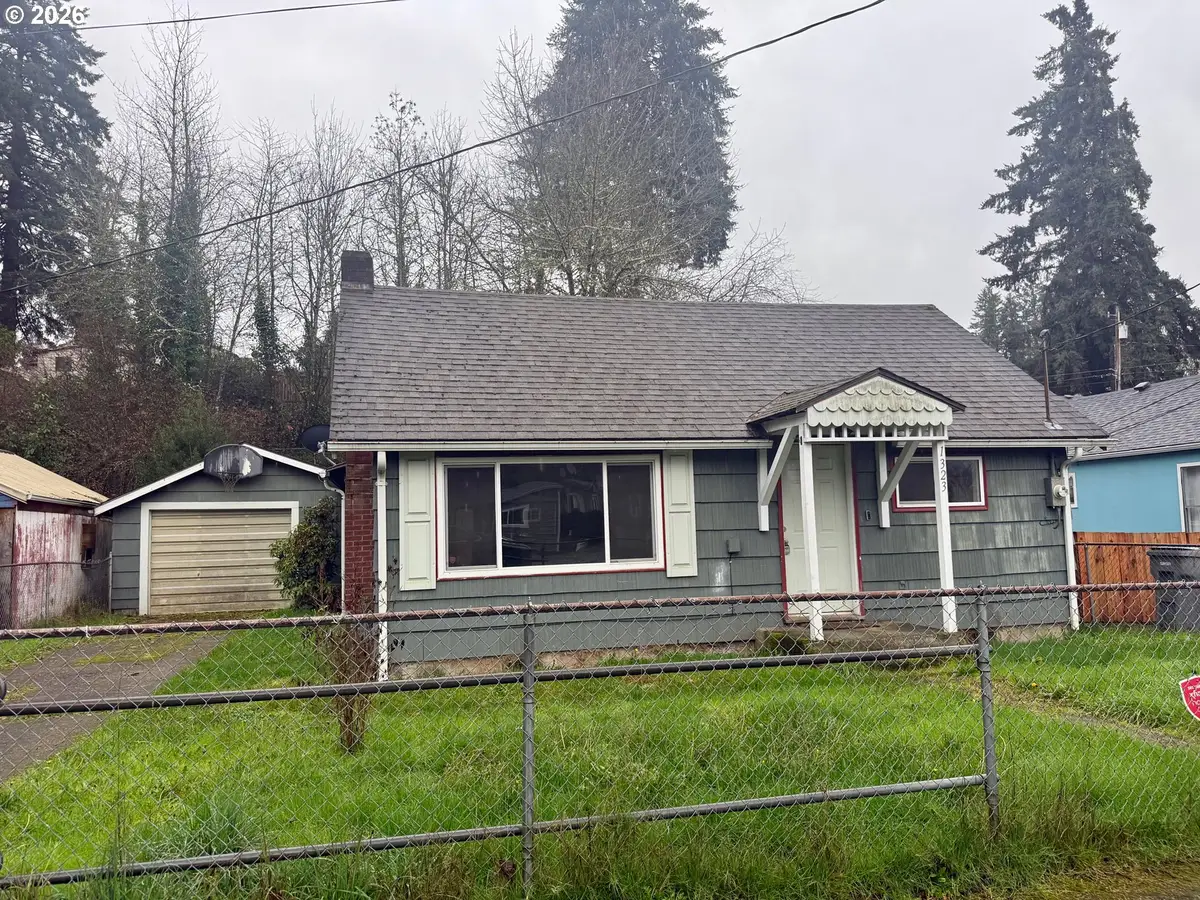 1323 Hawthorne St, Sweet Home, OR 97386 - #1