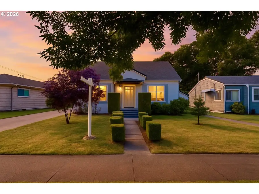 421 24th Ave, Longview, WA 98632 - #2