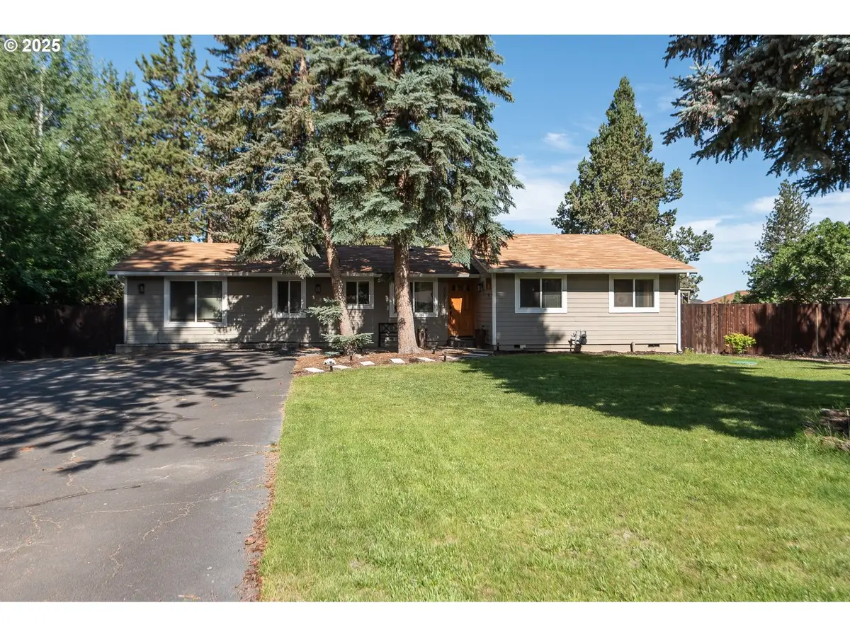 60811 Windsor Dr, Bend, OR 97702 - Image #1