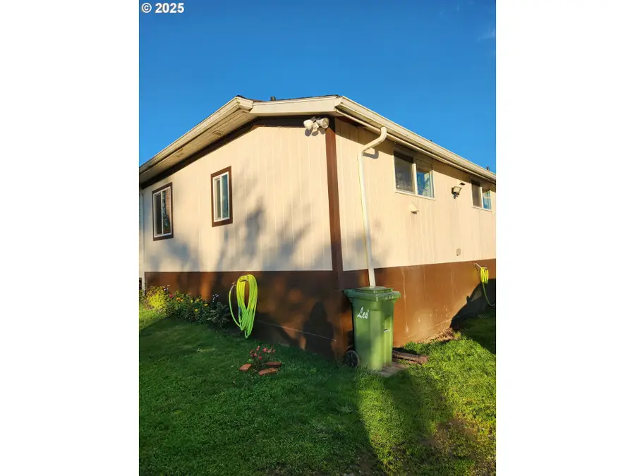 1195 Idaho Ave, Coos Bay, OR 97420 - Image #3