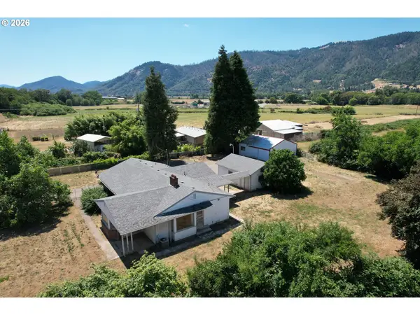 309 N Old Pacific Hwy, MyrtleCreek, OR 97457