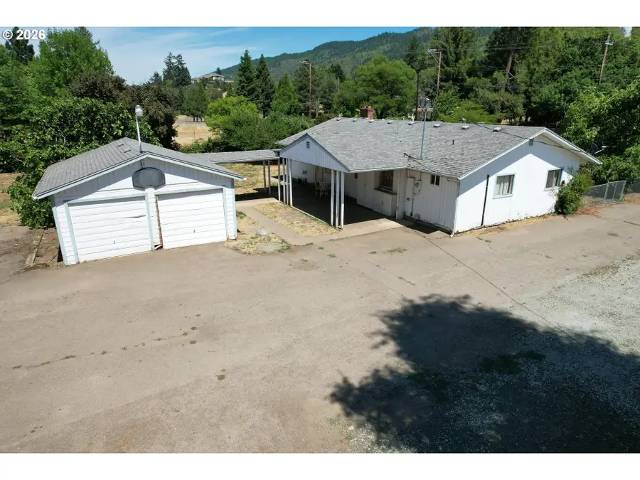 309 N Old Pacific Hwy, Tri City, OR 97457 - #2