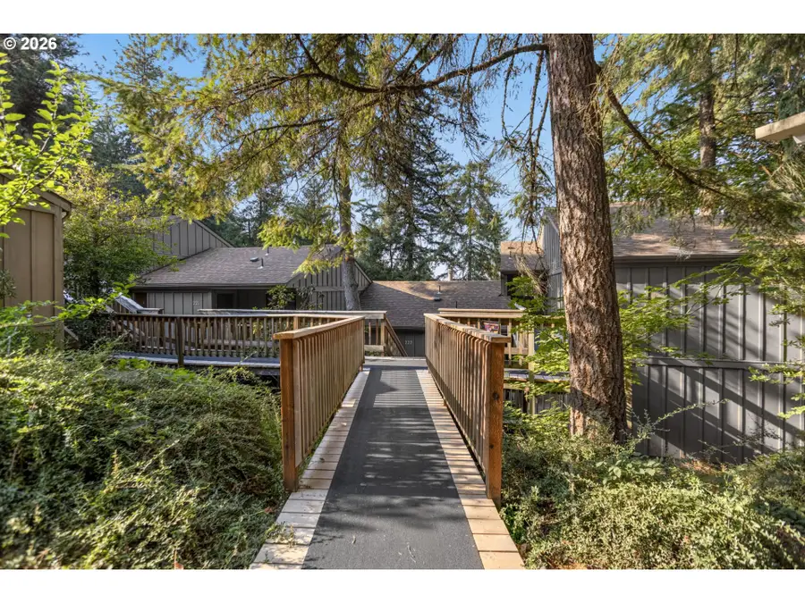 223 Trailside Loop, Eugene, OR 97405 - #2
