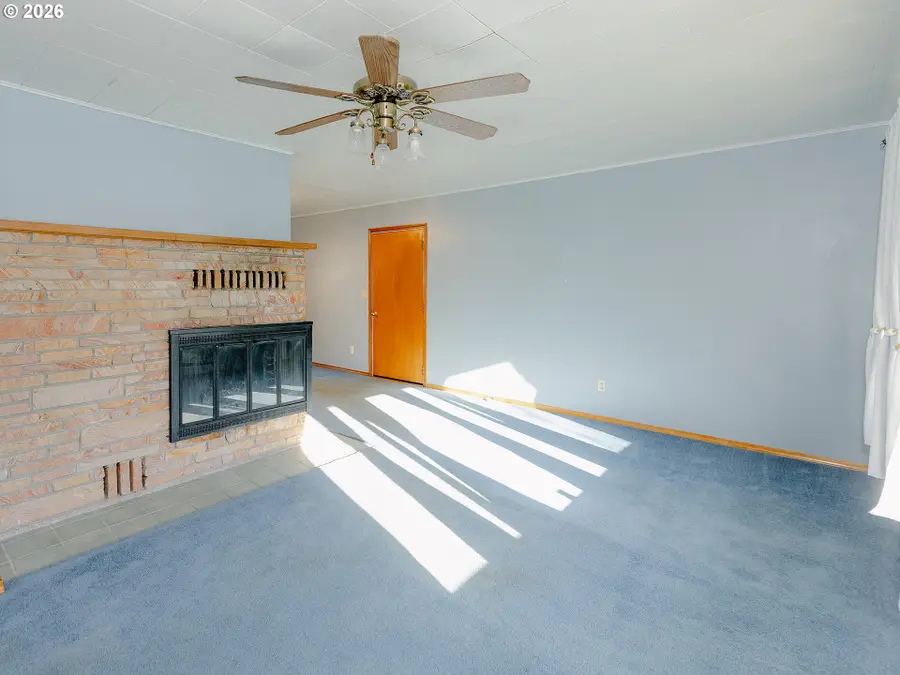 3738 Pennsylvania St, Longview, WA 98632 - #3